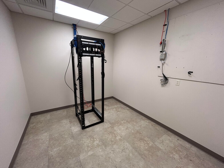 More Photos Of 3271 E Battlefield St, Springfield Office For Lease