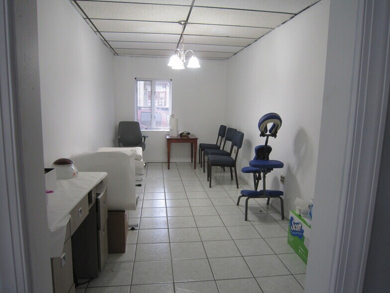 More Photos Of 11 Quassaick Ave, New Windsor Township Storefront For Sale