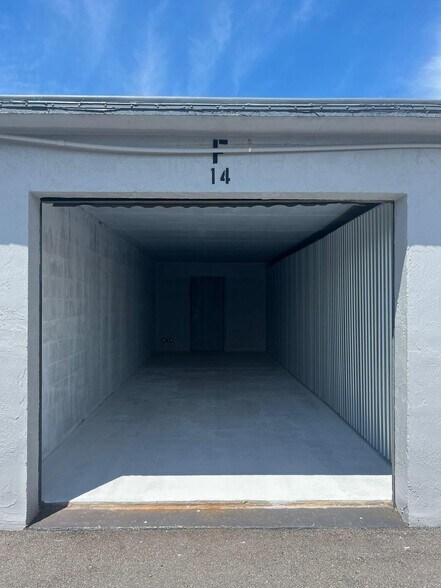 More Photos Of 3422 Palm Ave, Fort Myers Self Storage For Lease