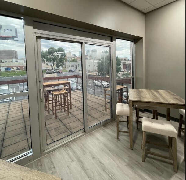 More Photos Of 450 E 4th St, Kansas City Office For Lease