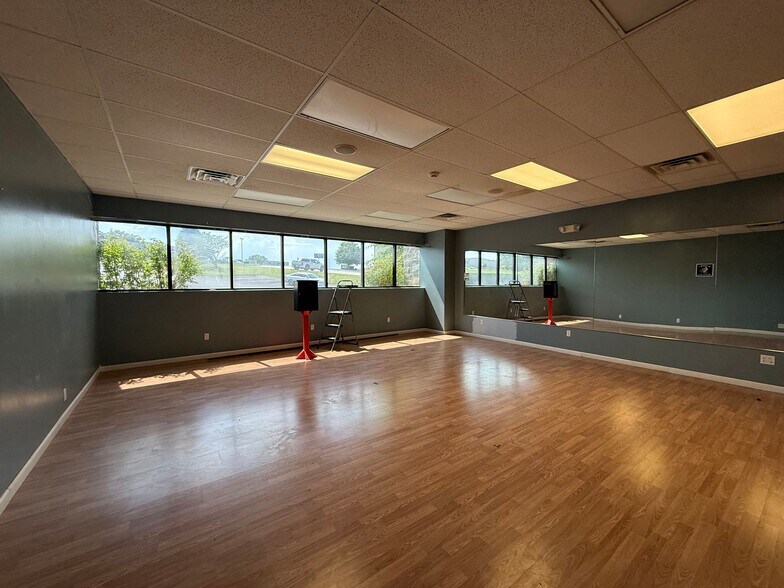 More Photos Of 175 Industrial Park Dr, Hollister Industrial For Sale