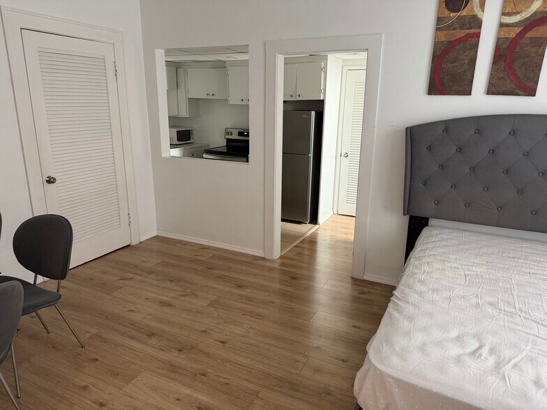 More Photos Of 105 NE 16th Ter, Fort Lauderdale Apartments For Sale