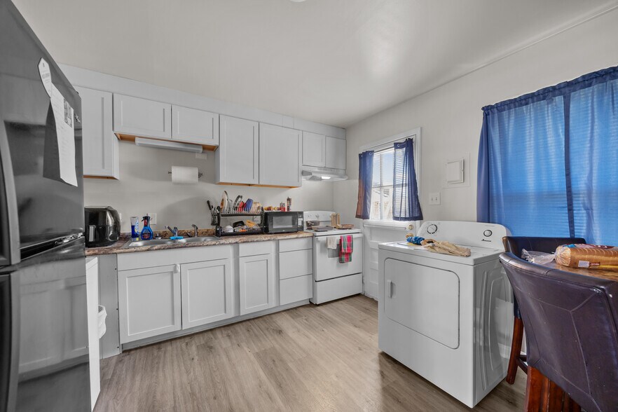 More Photos Of 2501 Vanstory St, Greensboro Apartments For Sale