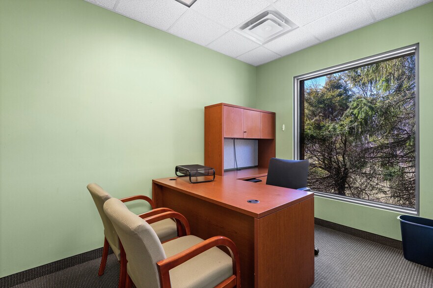 More Photos Of 2640 Pitcairn Rd, Monroeville Medical For Sale