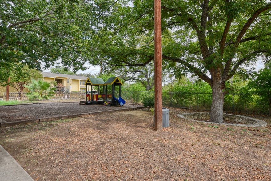 More Photos Of 737 W Mayfield Blvd, San Antonio Apartments For Sale