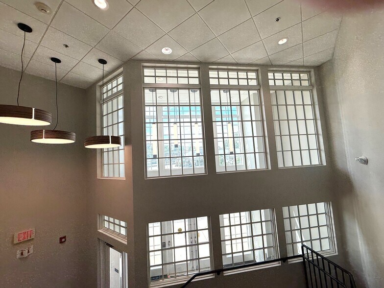 More Photos Of 85 Worcester Rd, Framingham Medical For Lease