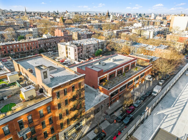 More Photos Of 606 Dean St, Brooklyn Showroom For Sale