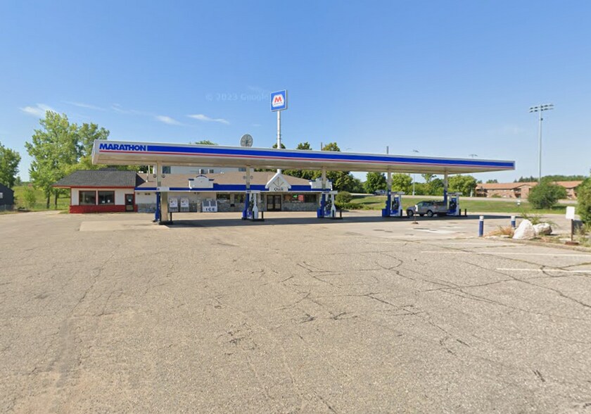 Primary Photo Of 304 Blattner Dr, Avon Freestanding For Sale