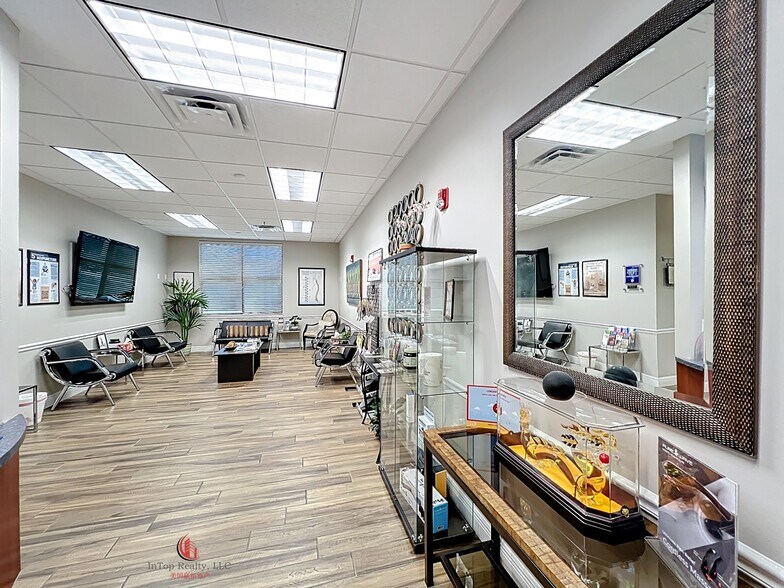 More Photos Of 1507 S Hiawassee Rd, Orlando Medical For Lease