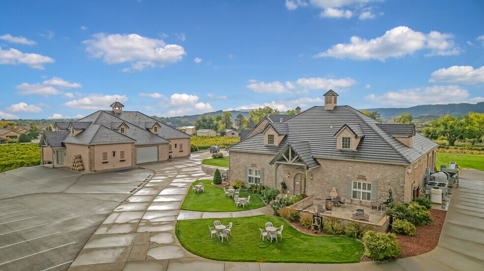 More Photos Of 2087 Broadway, Grand Junction Specialty For Sale