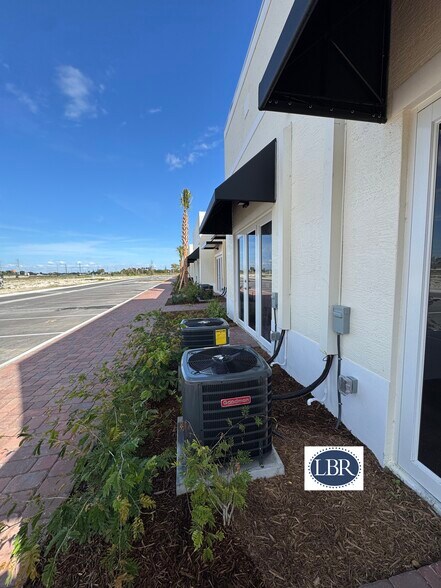 More Photos Of 205 Coastal Ln, West Melbourne Unknown For Lease