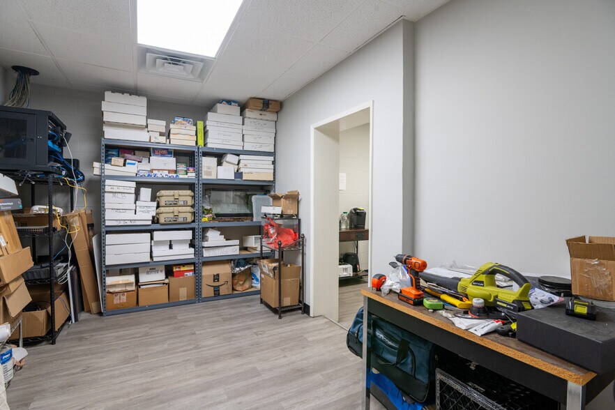 More Photos Of 2118 F St, Bakersfield Office For Sale