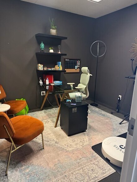 More Photos Of 1985 Hendersonville Rd, Asheville Office For Lease