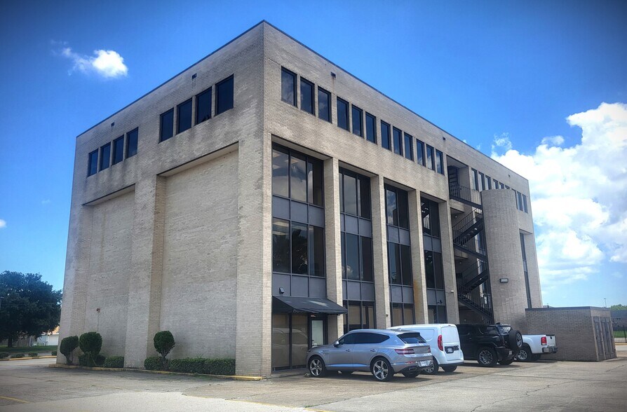 More Photos Of 7240 Crowder Blvd, New Orleans Medical For Lease