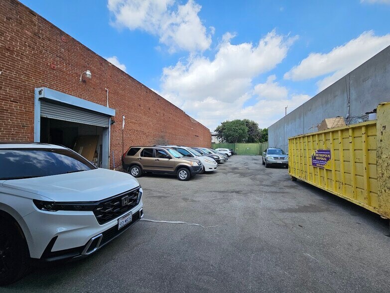 More Photos Of 1200 E 28th St, Los Angeles Warehouse For Lease