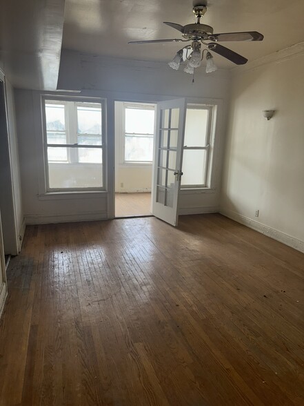 More Photos Of 7530 S Phillips Ave, Chicago Apartments For Sale