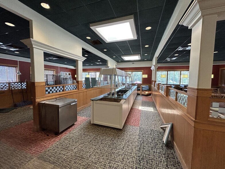 More Photos Of 1575 W Galbraith Rd, Cincinnati Restaurant For Sale