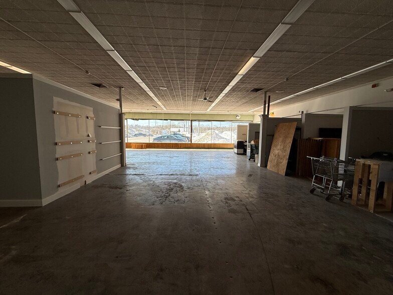 More Photos Of 98 Main St, Westerly General Retail For Lease