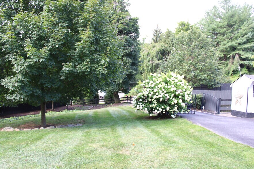 More Photos Of 547 Baltimore Pike, Glen Mills Office For Sale
