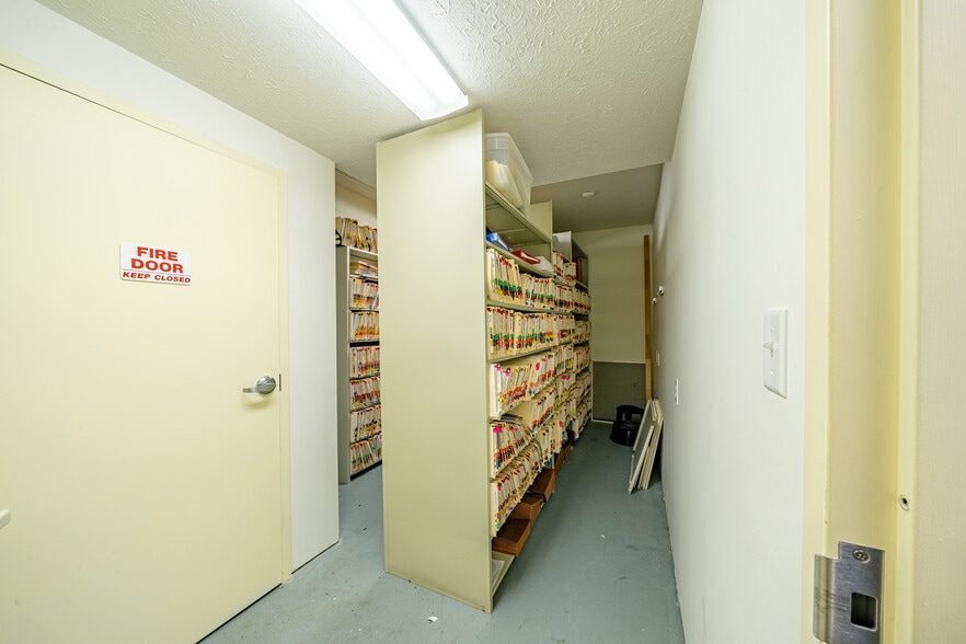 More Photos Of 353 Island Cottage Rd, Rochester Medical For Sale