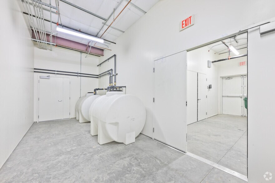 More Photos Of 84829 Avenue 48, Coachella Manufacturing For Sale