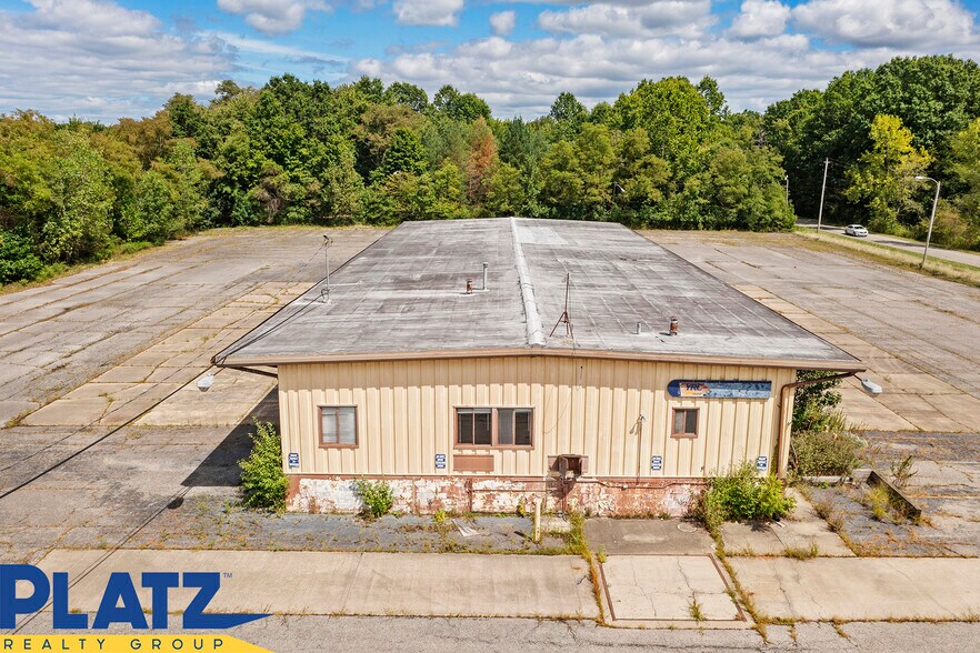 More Photos Of 3020 Gale Ave, Hubbard Truck Terminal For Lease
