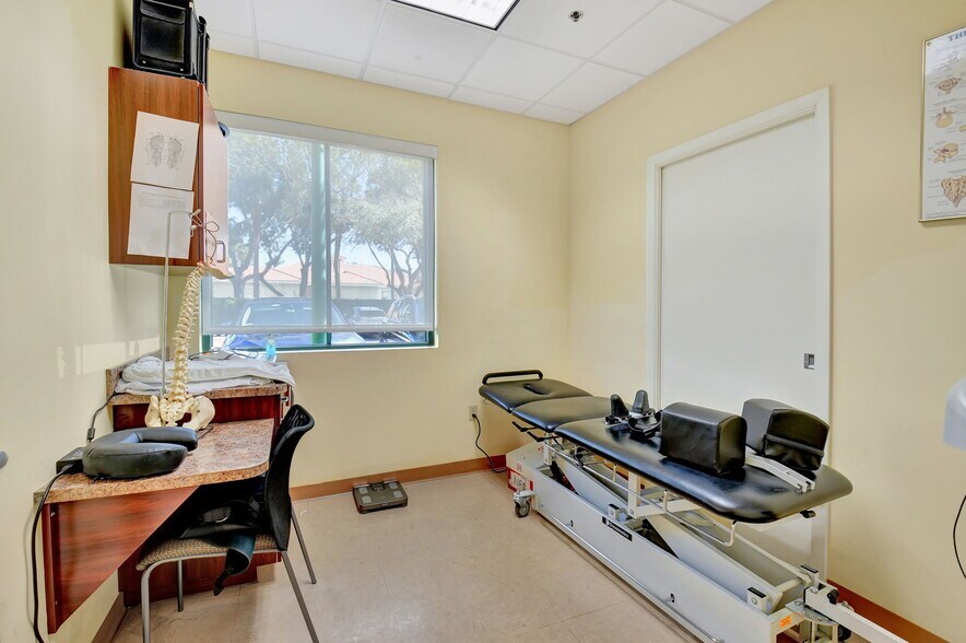 More Photos Of 15300 S Jog Rd, Delray Beach Medical For Lease