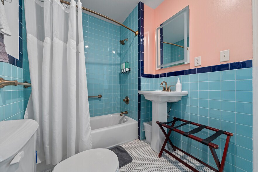 More Photos Of 741 Park Ave, Hot Springs Hotel For Sale