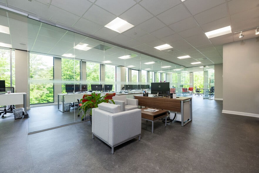 More Photos Of 56 Perimeter Ctr E, Atlanta Office For Lease