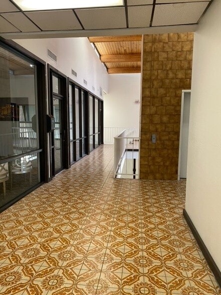 More Photos Of 50 S Jones Blvd, Las Vegas Office For Lease