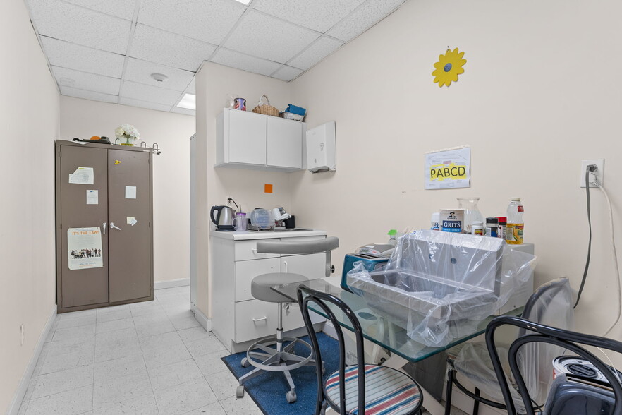 More Photos Of 77 Pond Ave, Brookline Apartments For Sale