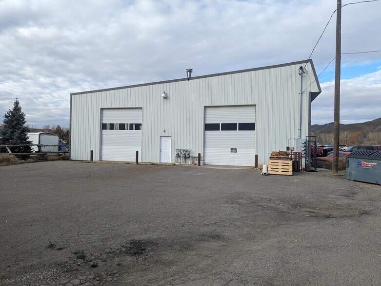 More Photos Of 4 Gannett Rd, Bellevue Distribution For Sale