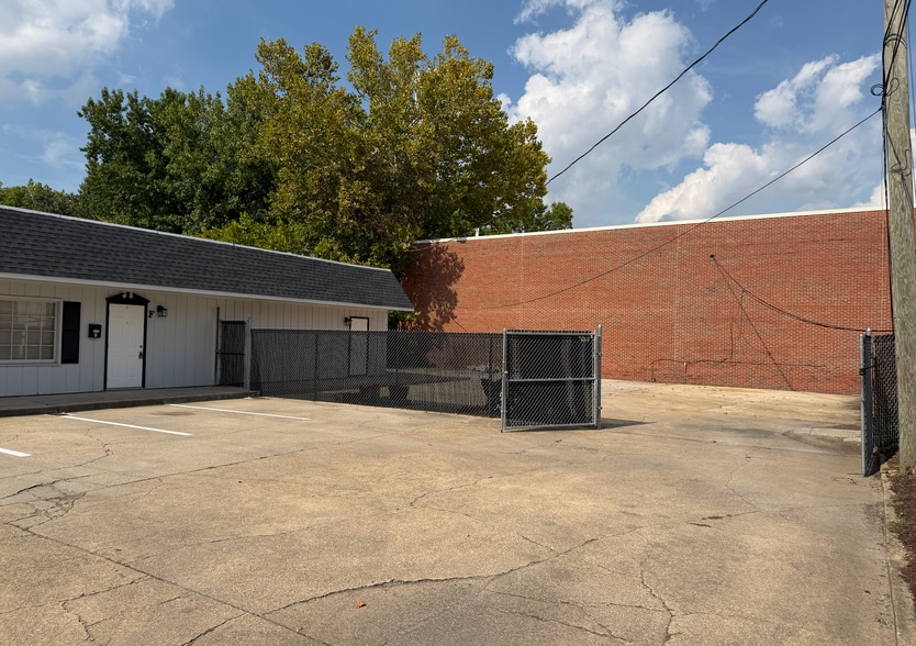 More Photos Of 1806 Hayward Ave, Chesapeake Loft Creative Space For Sale
