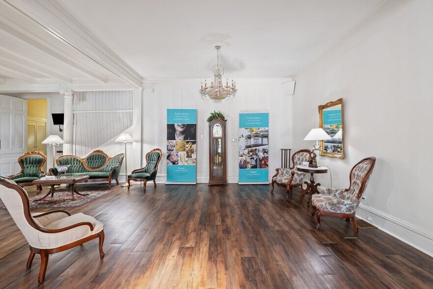 More Photos Of 503 Talbot St, Taylor Funeral Home For Sale