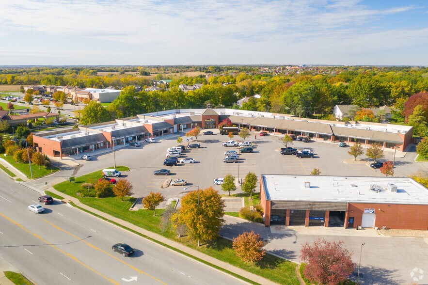 More Photos Of 12902-13018 State Line Rd, Leawood General Retail For Lease