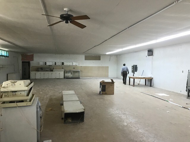 More Photos Of 412 N Adams St, Welsh Freestanding For Sale