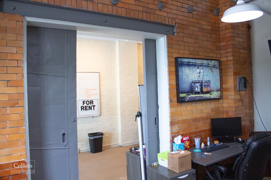 More Photos Of 10-12 Bedford Sq, Pittsburgh Loft Creative Space For Sale