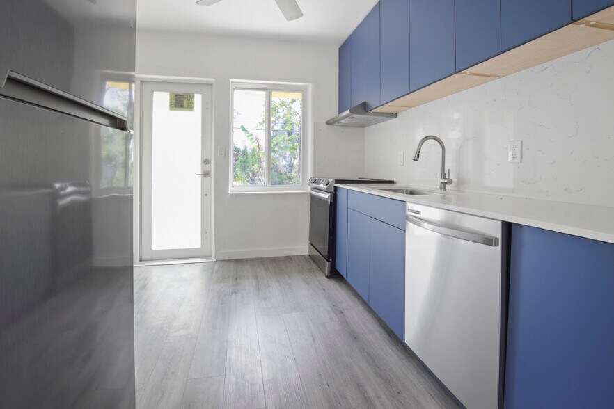 More Photos Of 401-403 NE 14th Ave, Fort Lauderdale Apartments For Sale