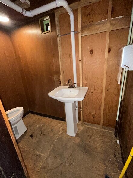 More Photos Of 7282 Columbus St, New Vienna General Retail For Sale