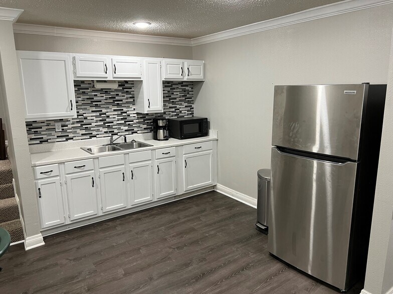 More Photos Of 15632 State Highway 110 S, Whitehouse Medical For Lease