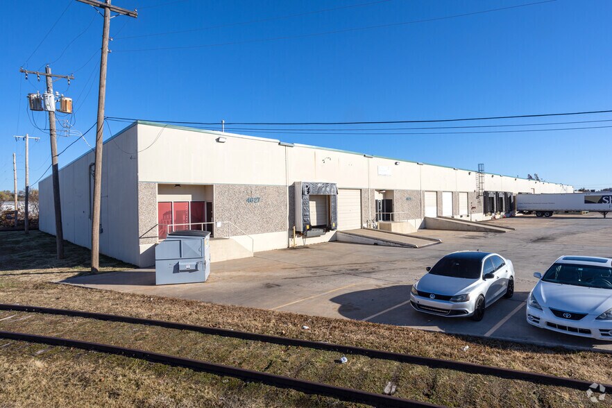 More Photos Of 4601-4627 NW 3rd St, Oklahoma City Warehouse For Lease