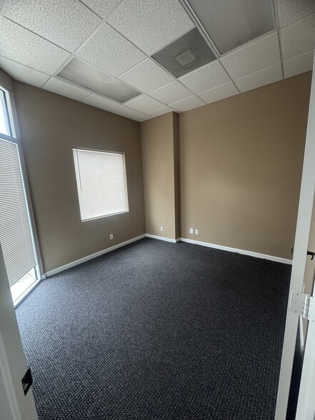 More Photos Of 1410 Park Ln S, Jupiter Warehouse For Lease