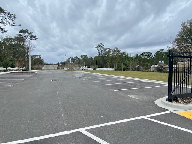 More Photos Of 576 Saint Johns Bluff Rd N, Jacksonville Industrial For Lease