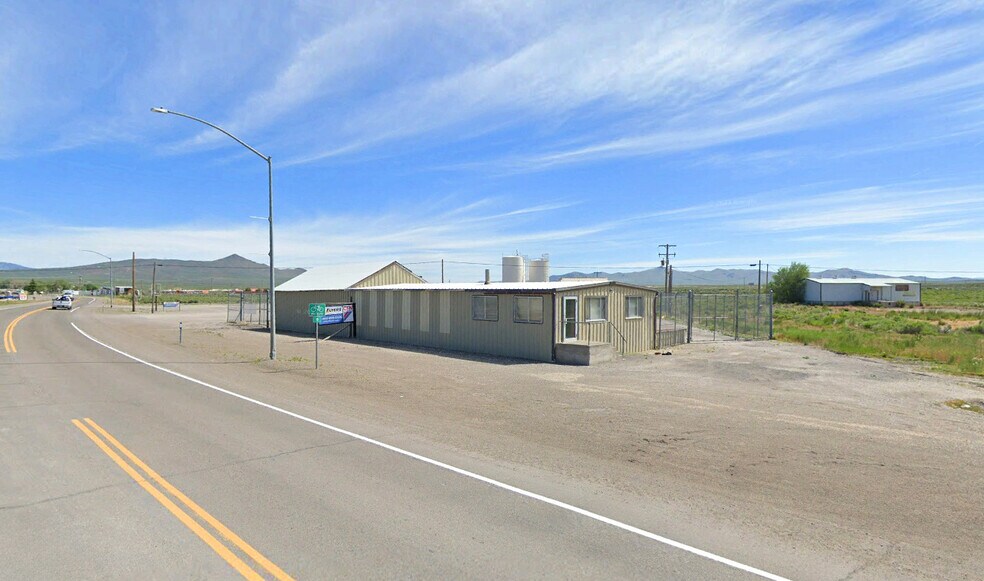 More Photos Of 881 6th St, Wells Industrial For Sale