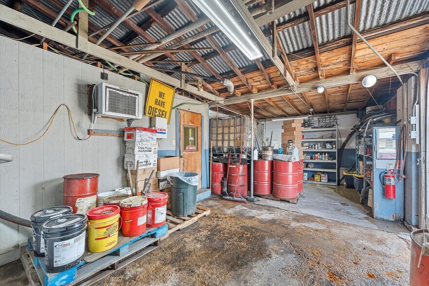 More Photos Of 201 W Oak St, West Service Station For Sale