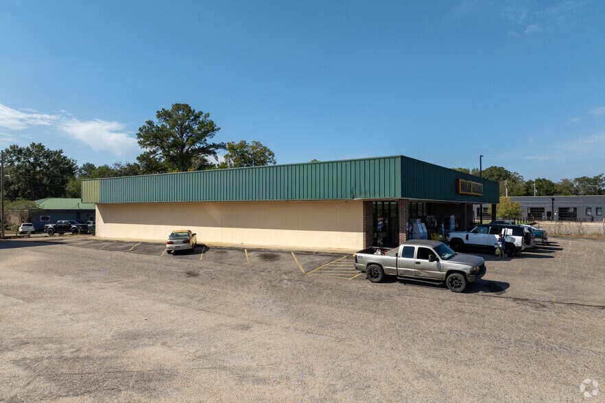 More Photos Of 225 Church St, Andalusia Freestanding For Sale