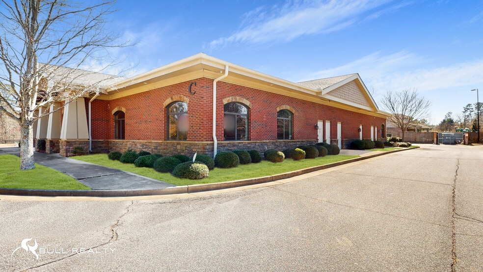 More Photos Of 3700 Ridge Rd, Buford Medical For Lease