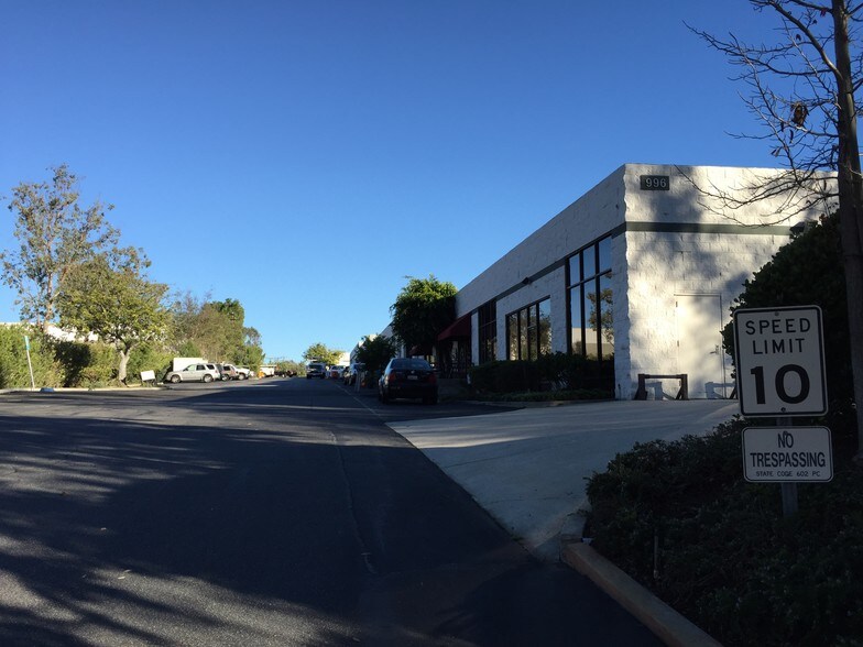 More Photos Of 996 Lawrence Dr, Newbury Park Warehouse For Lease
