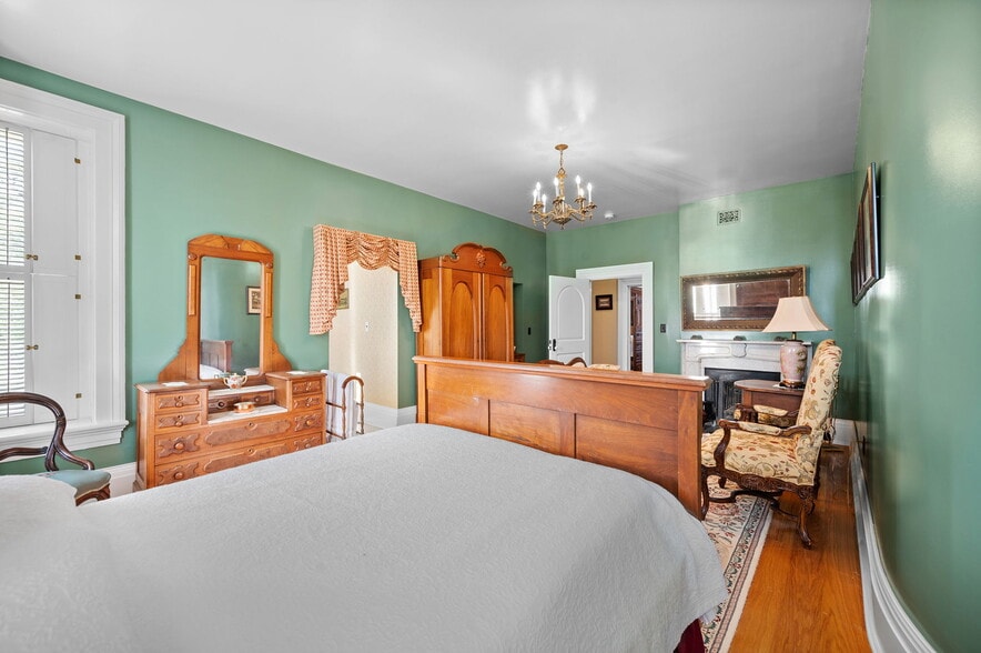 More Photos Of 403 E Adams St, Sandusky Hospitality For Sale