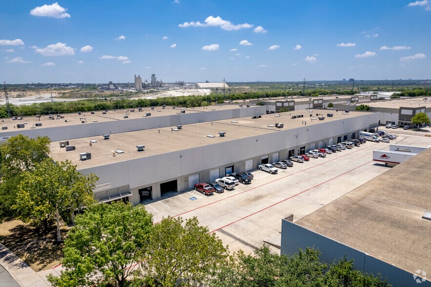 More Photos Of 12625 Wetmore Rd, San Antonio Unknown For Lease